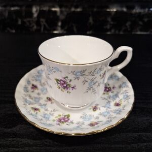 🖤 Free W Bundle Royal Stafford Bone China Floral Teacup & Saucer with Gold Trim